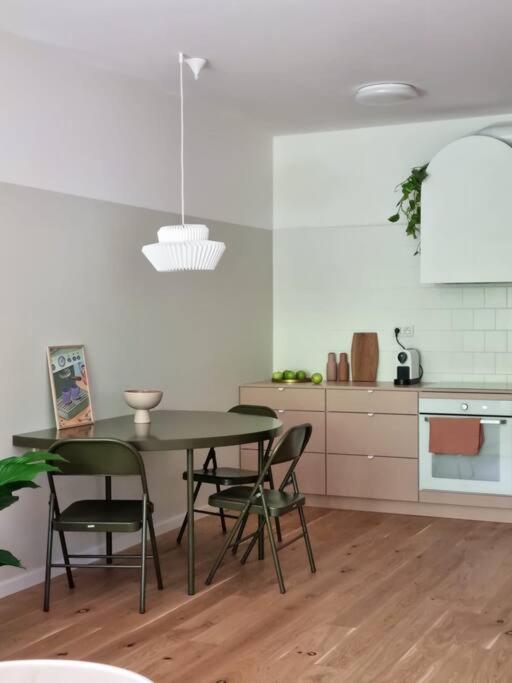Apartment Zwirn, Free Parking, 24/7 Access บราติสลาวา ภายนอก รูปภาพ