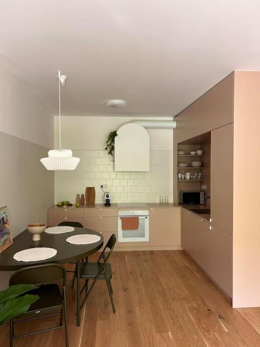 Apartment Zwirn, Free Parking, 24/7 Access บราติสลาวา ภายนอก รูปภาพ