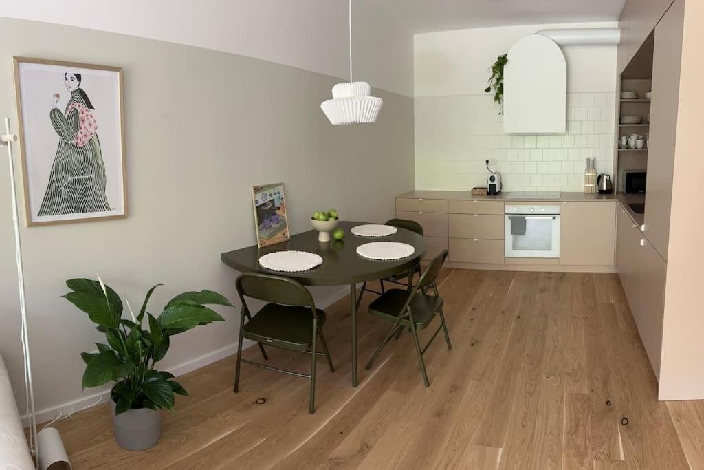 Apartment Zwirn, Free Parking, 24/7 Access บราติสลาวา ภายนอก รูปภาพ